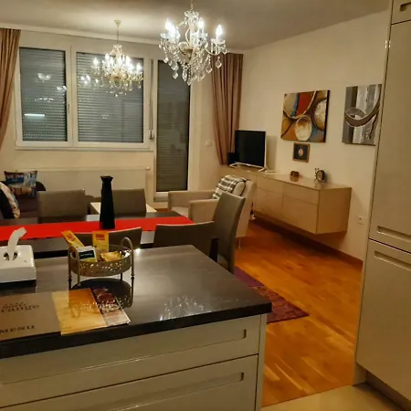 Orange * Sarajevo